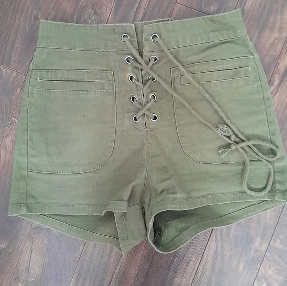 Shorts - Picture 1 of 3